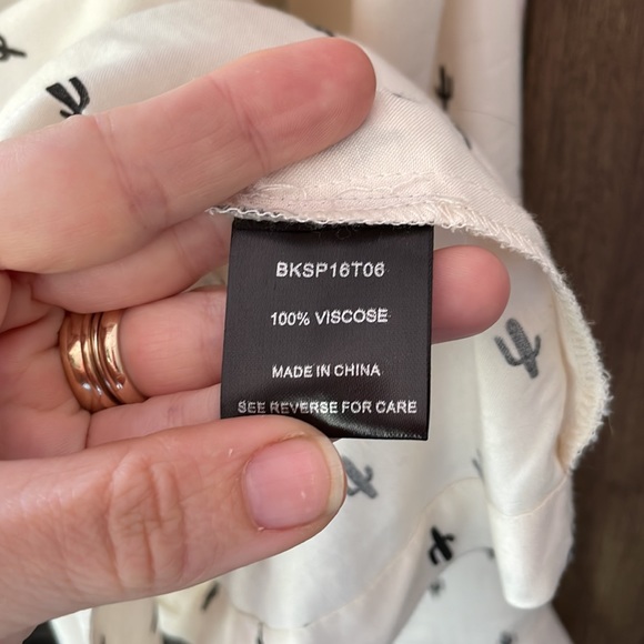 Knot Sisters Cactus Print Blouse Sz XS - Picture 8 of 9